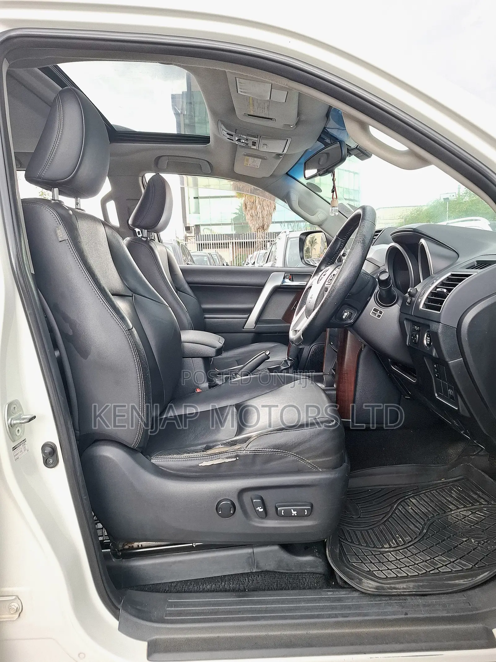 Toyota Land Cruiser Prado 2013 White