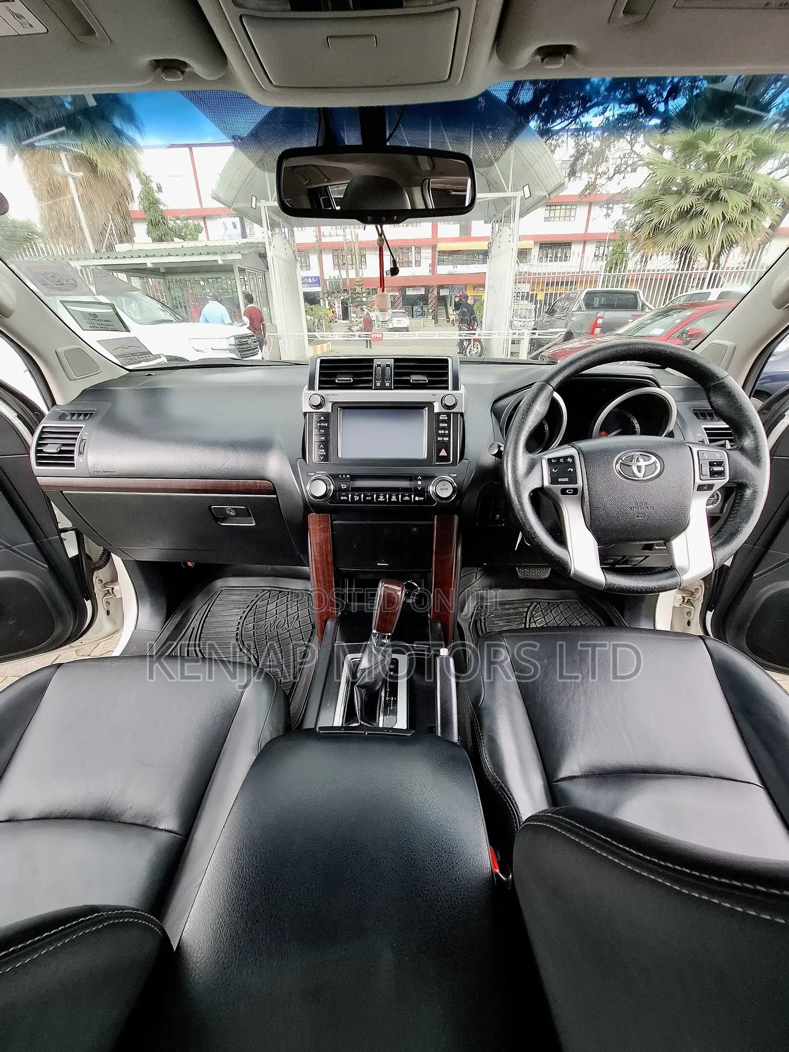 Toyota Land Cruiser Prado 2013 White