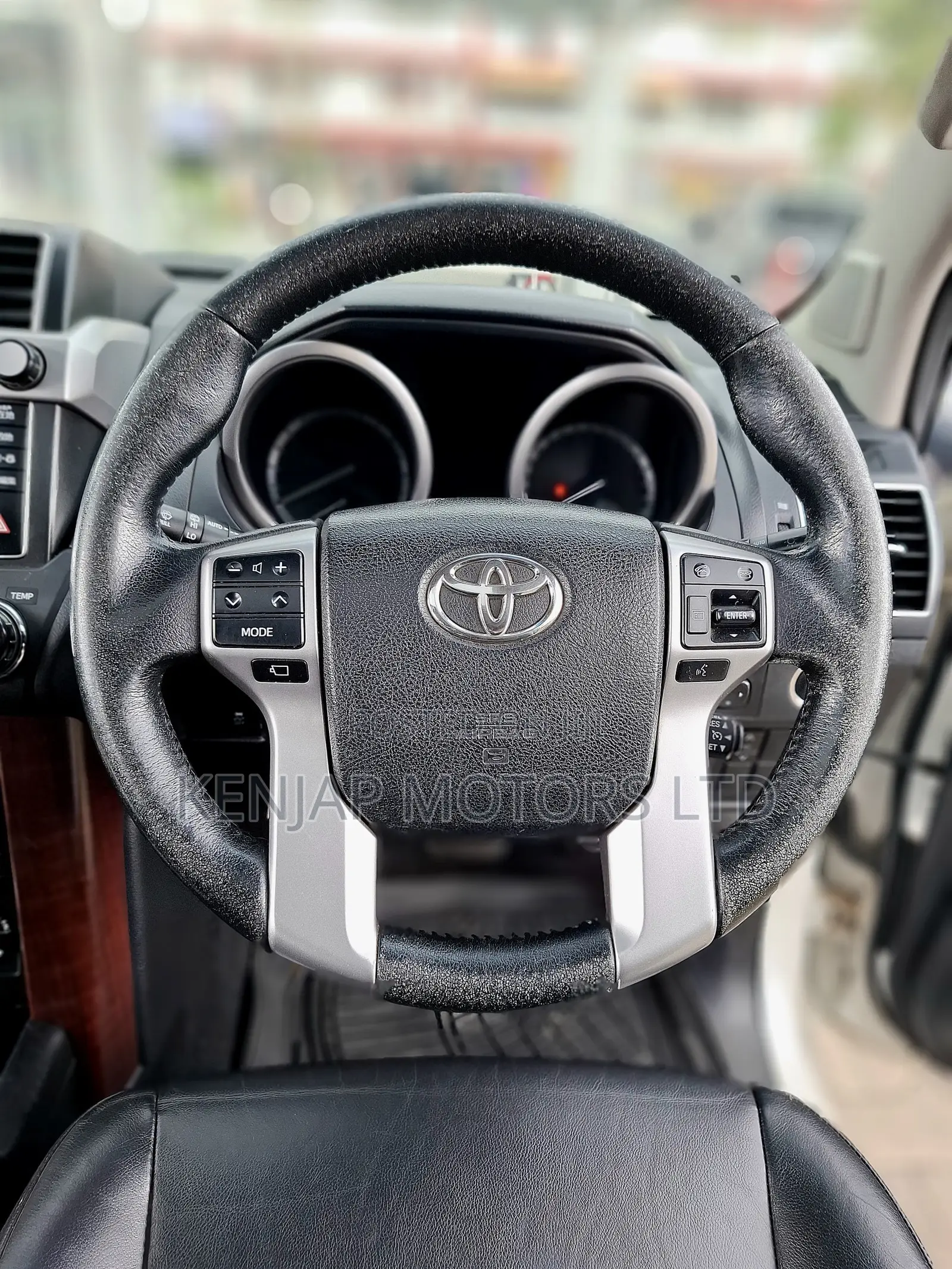 Toyota Land Cruiser Prado 2013 White