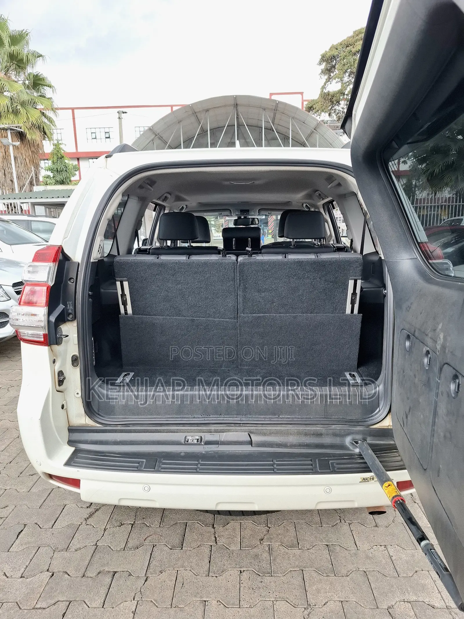 Toyota Land Cruiser Prado 2013 White