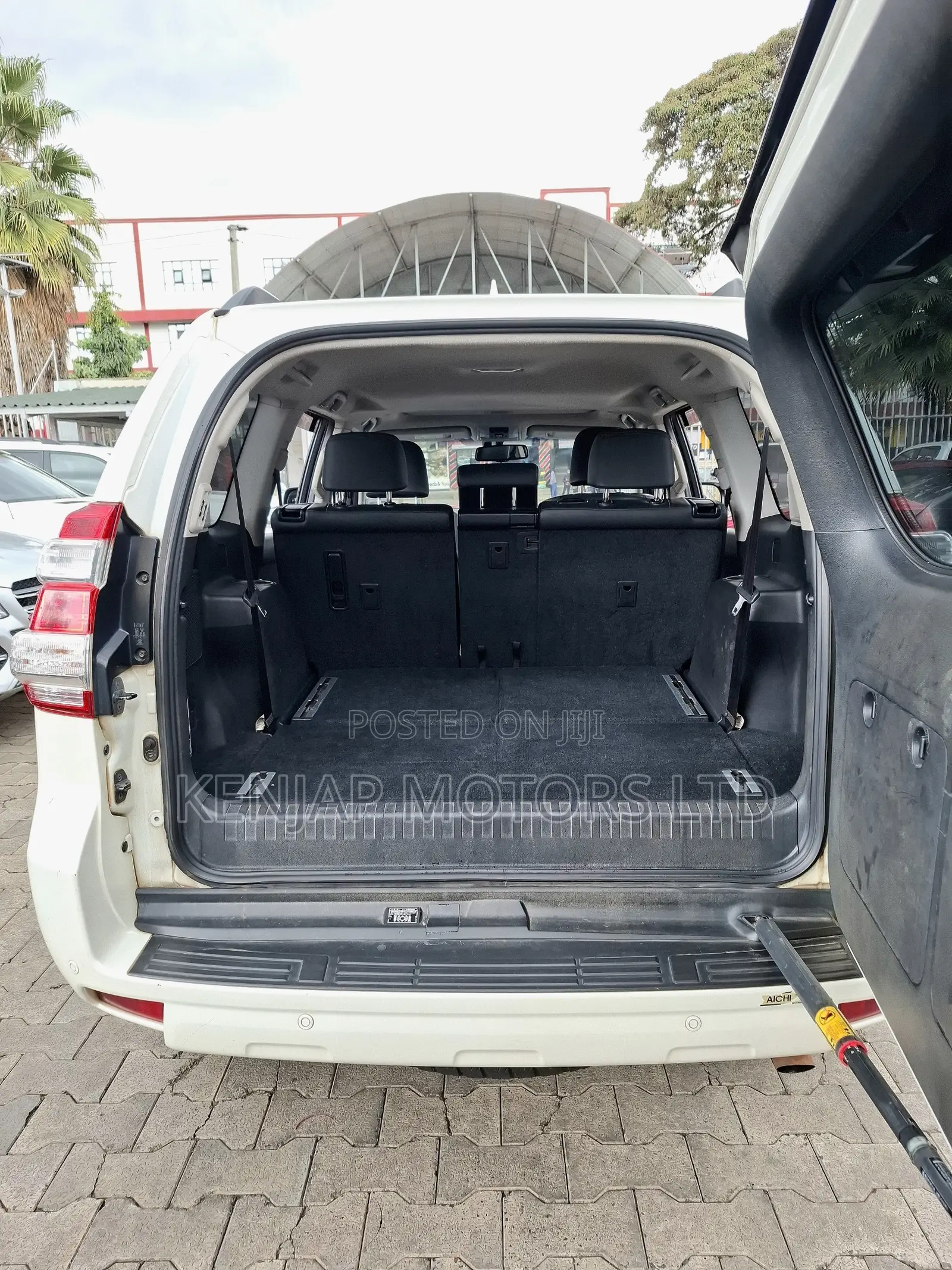 Toyota Land Cruiser Prado 2013 White