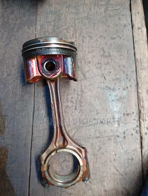 Daihatsu Mira KF Pistons