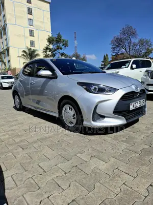 Toyota Yaris 2020 Silver