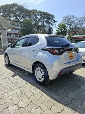 Toyota Yaris 2020 Silver