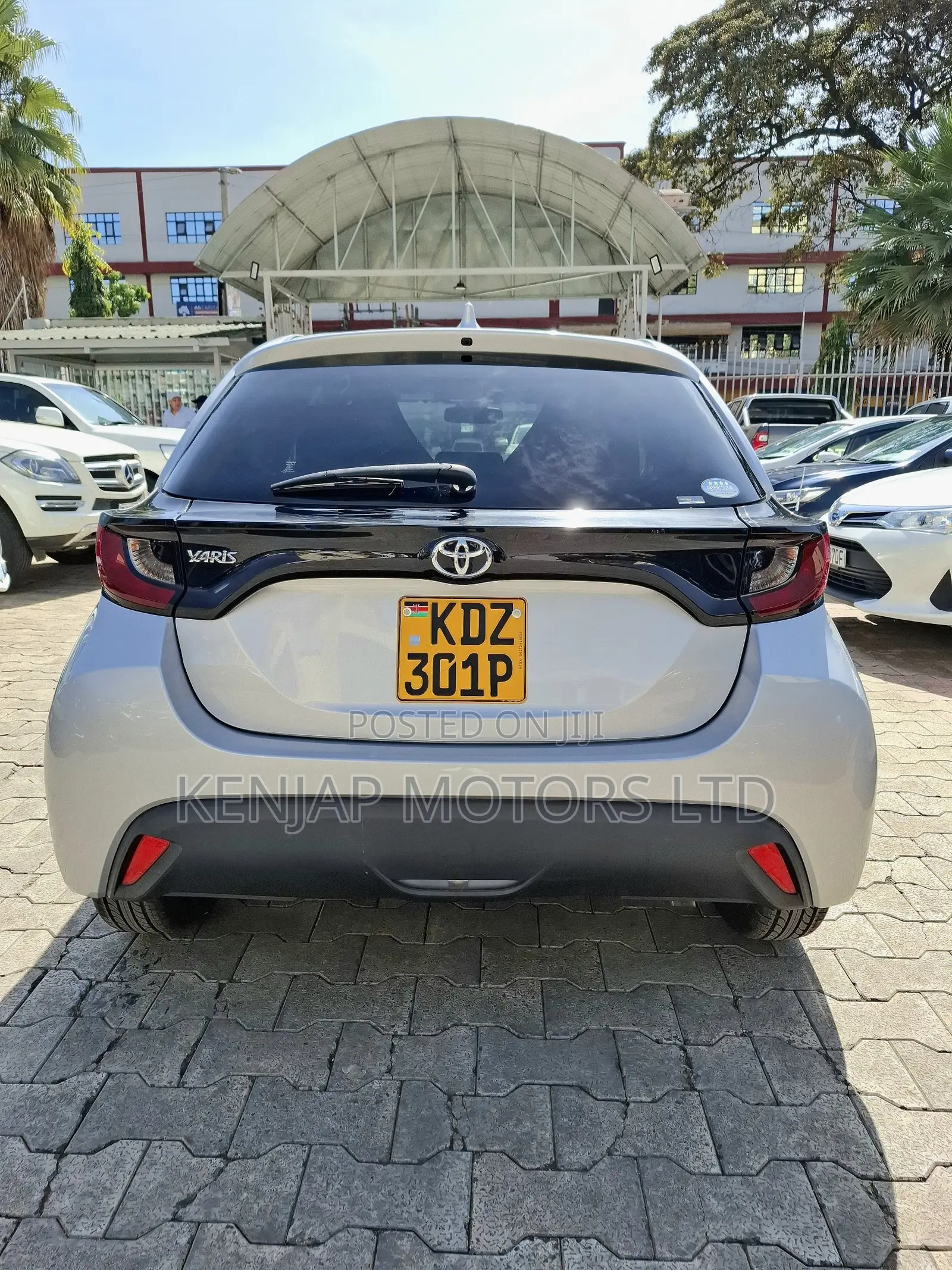 Toyota Yaris 2020 Silver