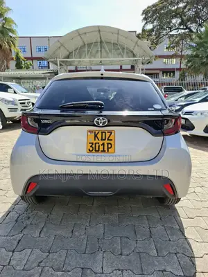 Toyota Yaris 2020 Silver