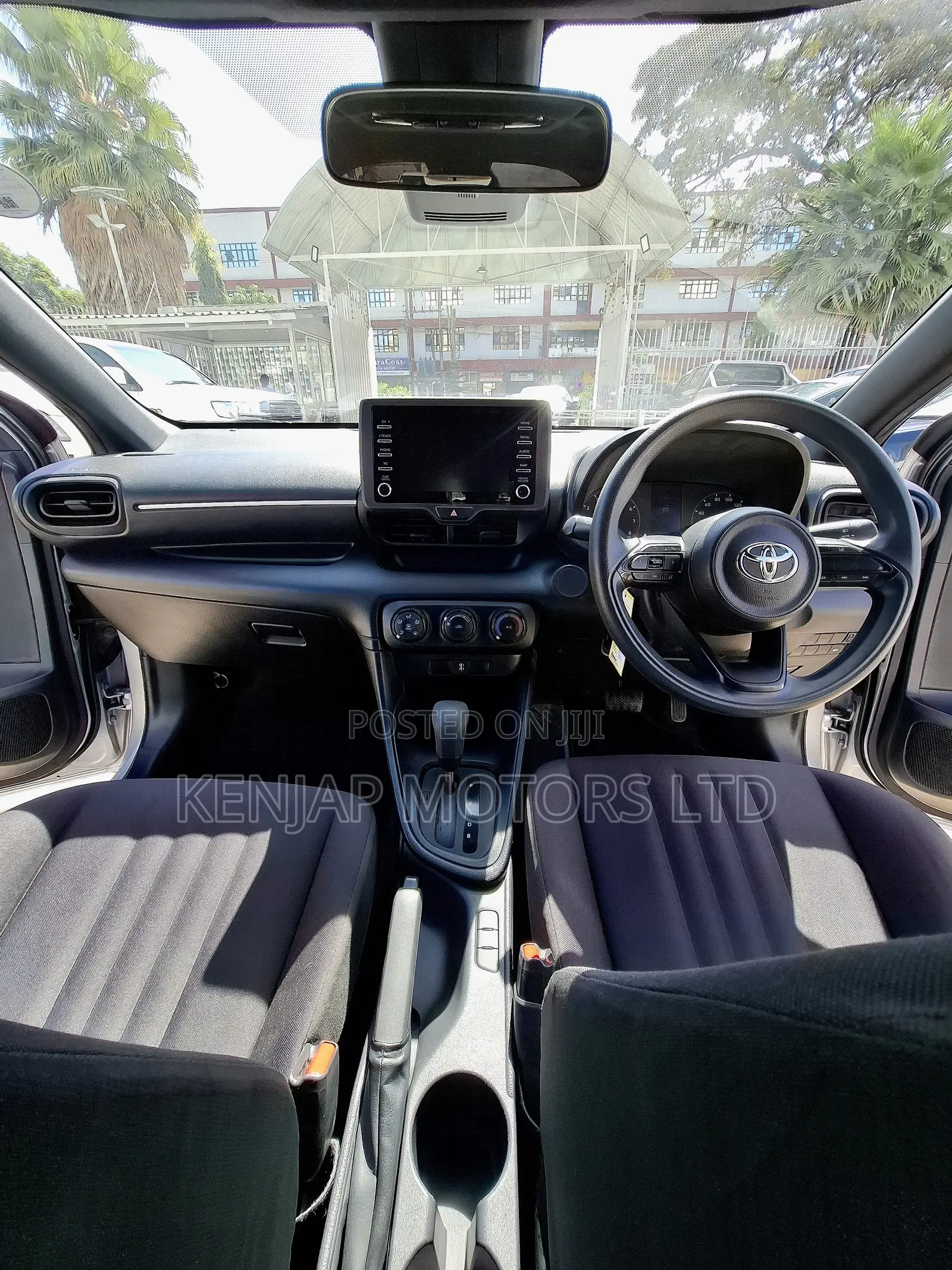 Toyota Yaris 2020 Silver