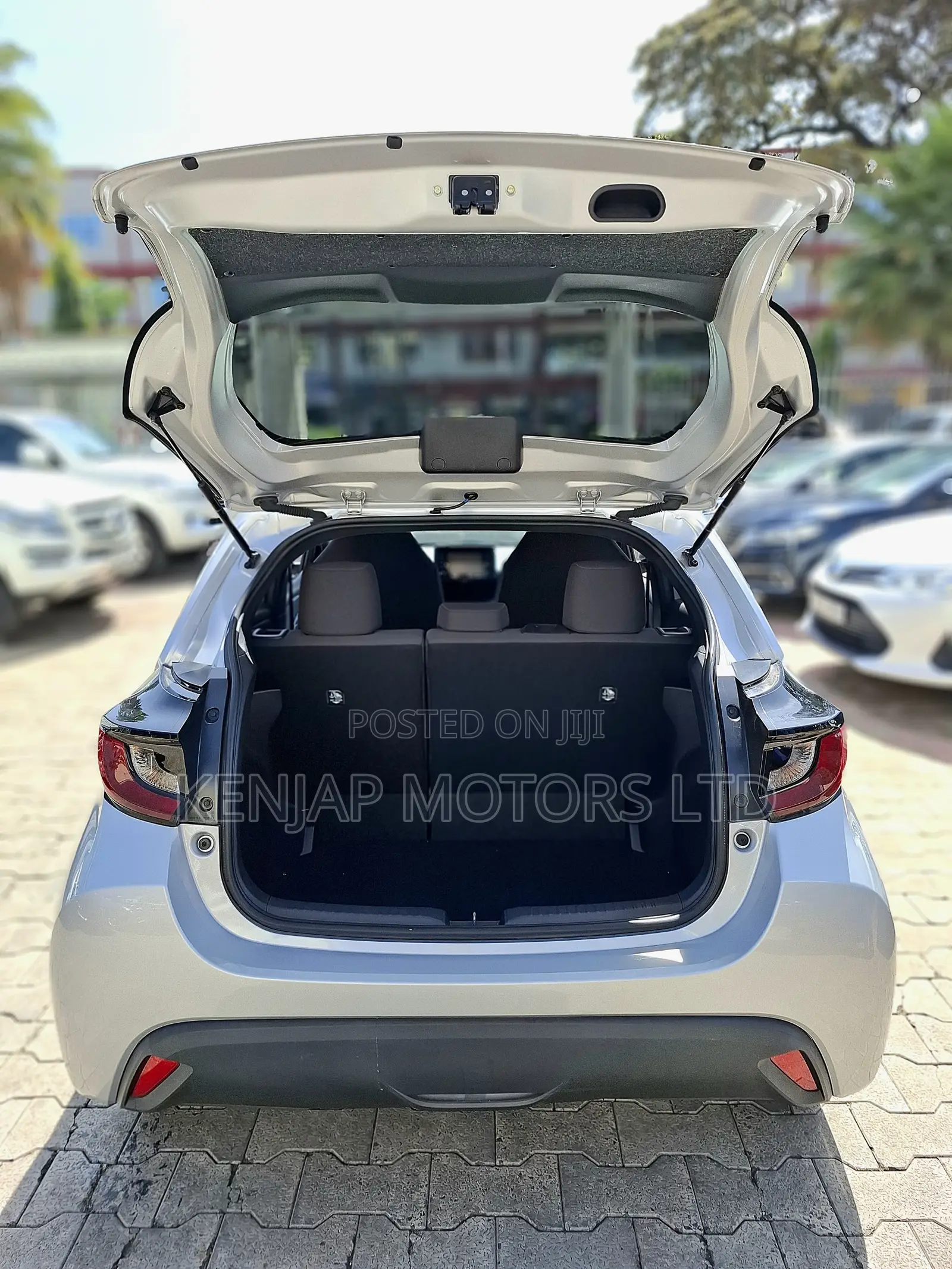 Toyota Yaris 2020 Silver
