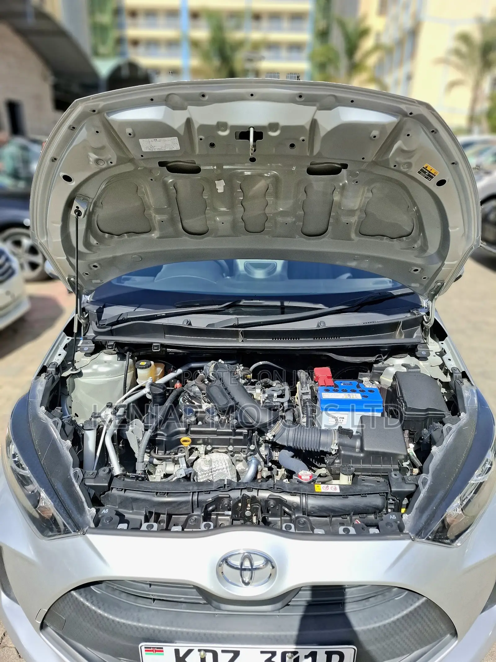Toyota Yaris 2020 Silver