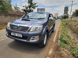 Toyota Hilux 2014 Blue