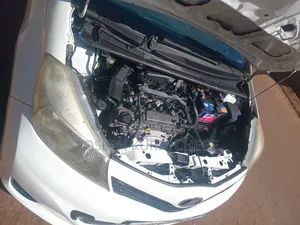 Toyota Vitz 2012 White