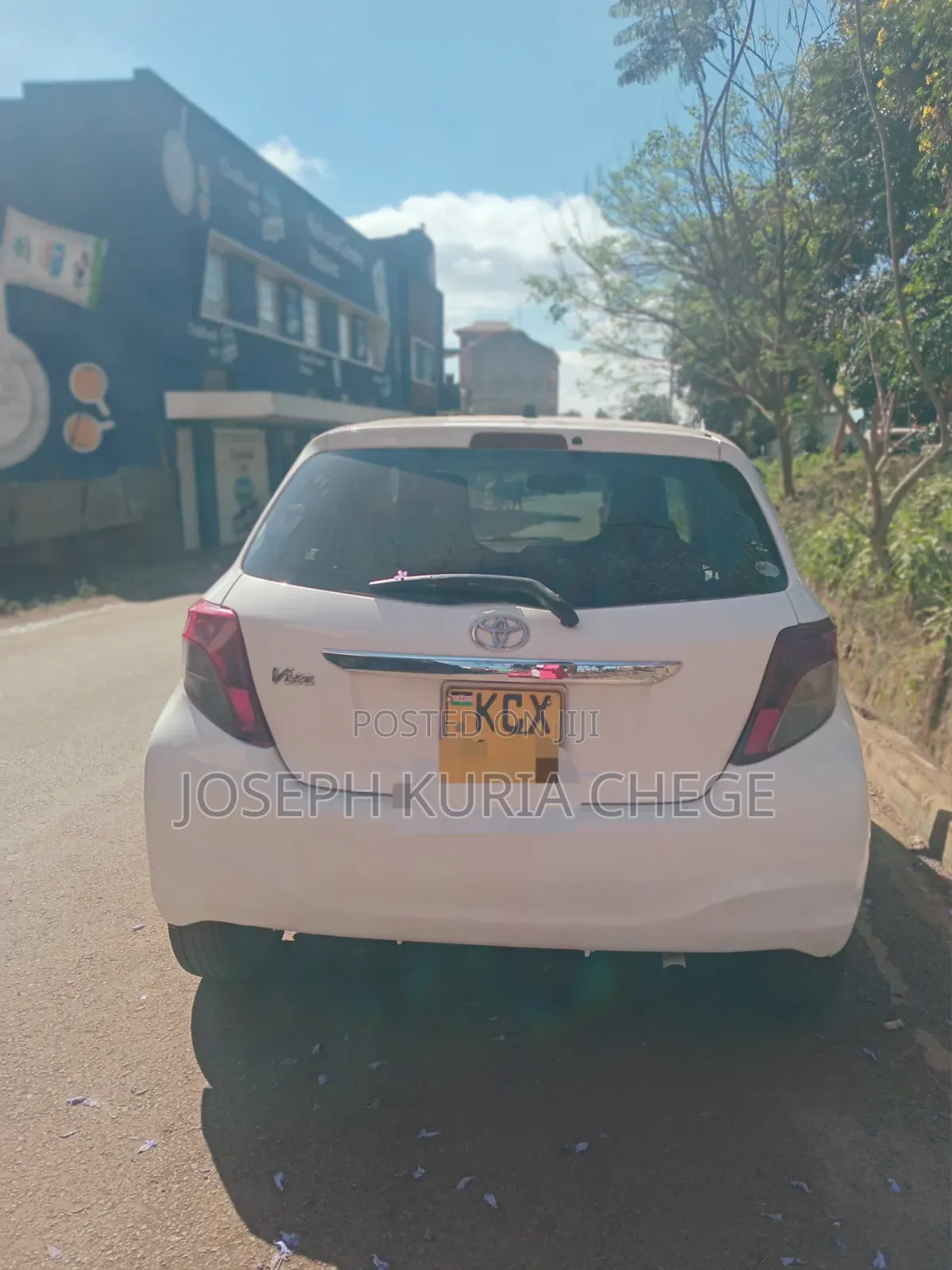 Toyota Vitz 2012 White