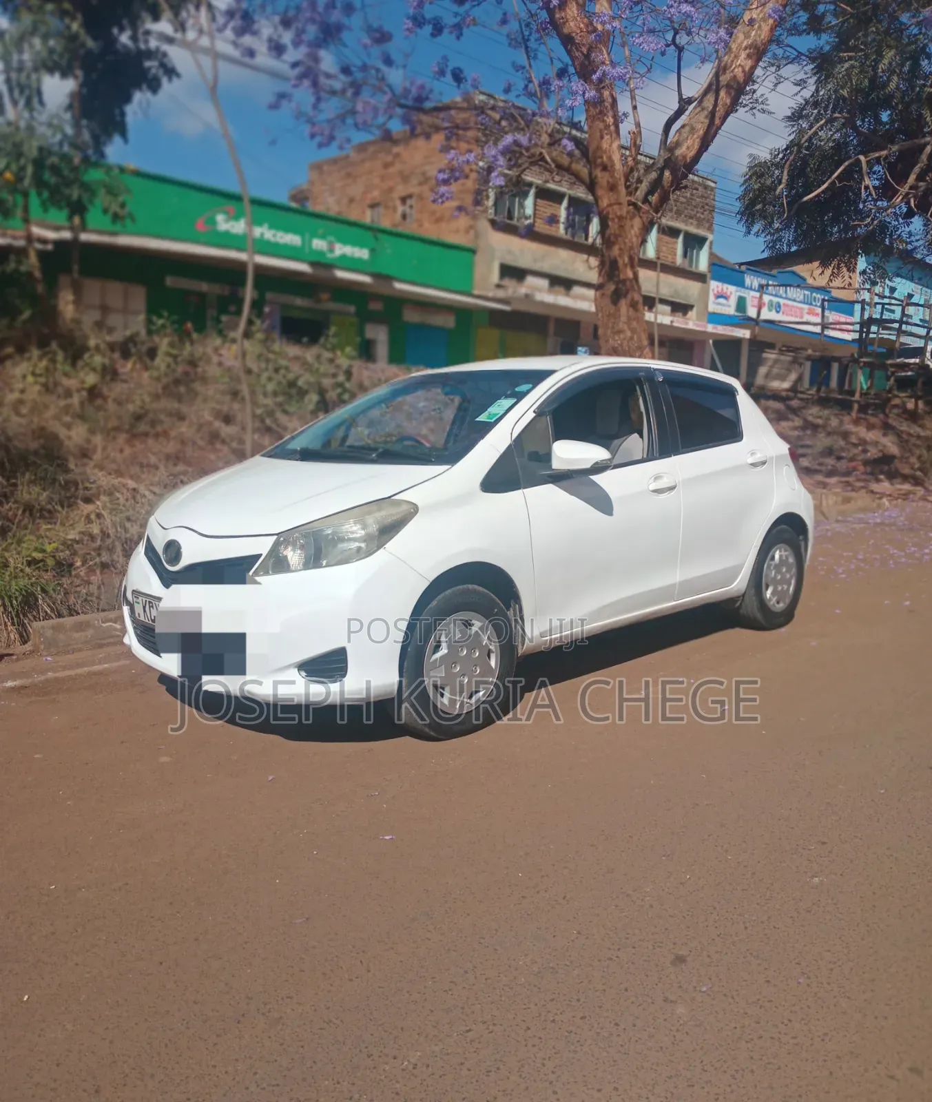 Toyota Vitz 2012 White