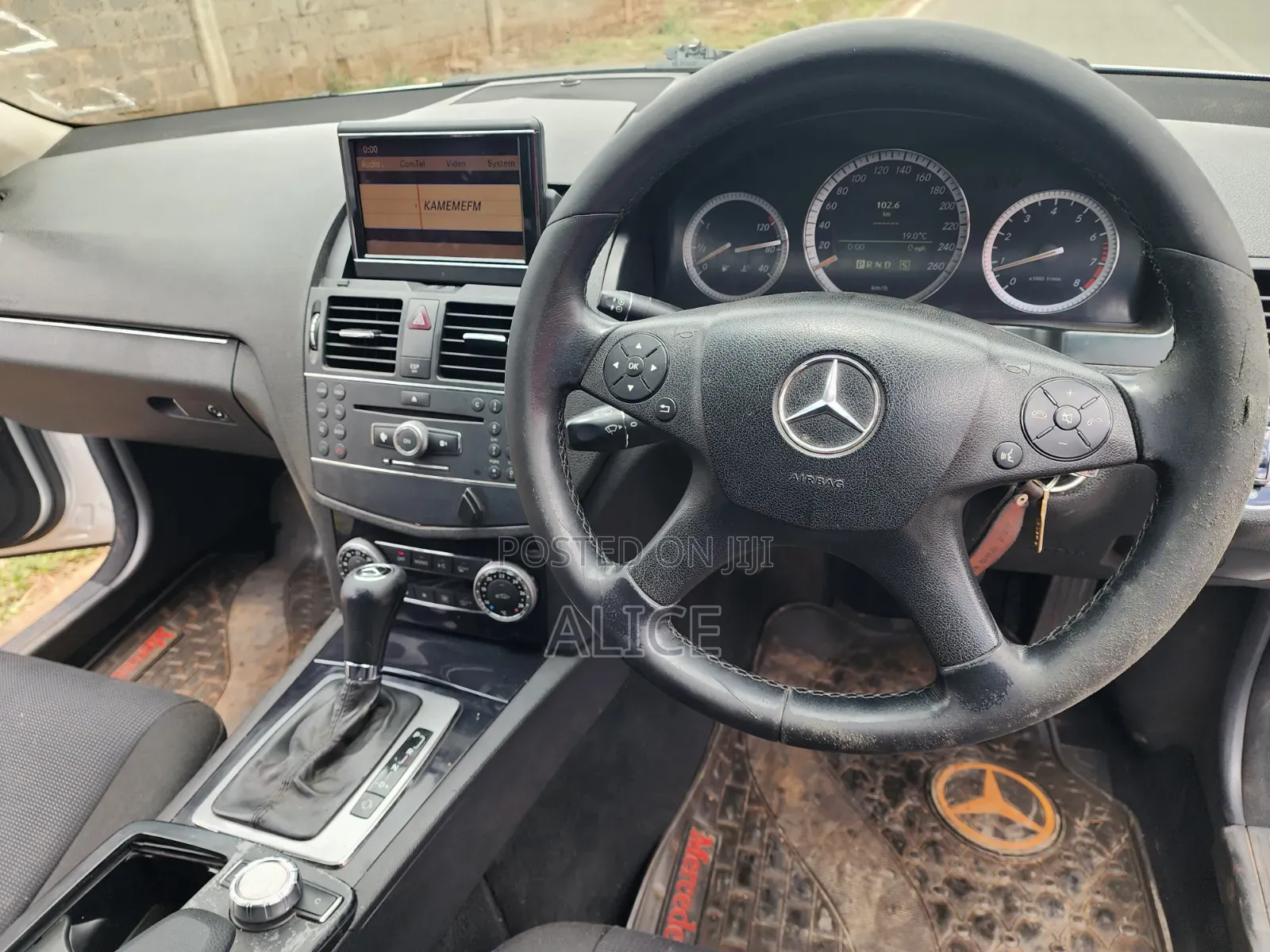 Mercedes-Benz C200 2010 Silver