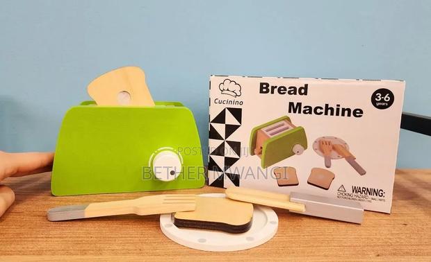Bread Machine Pretend Play Simulation Model Set in Kenya - thumbnail 2