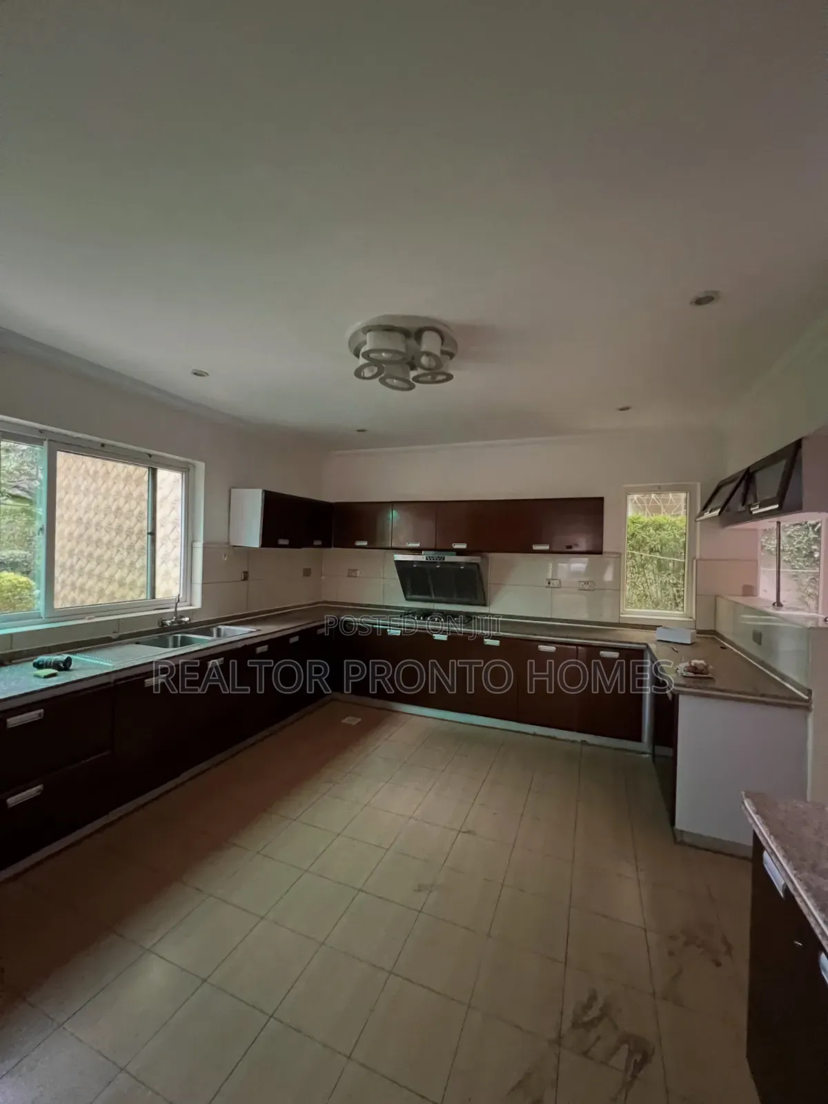 5bdrm Townhouse / Terrace in Riverside Drive for rent