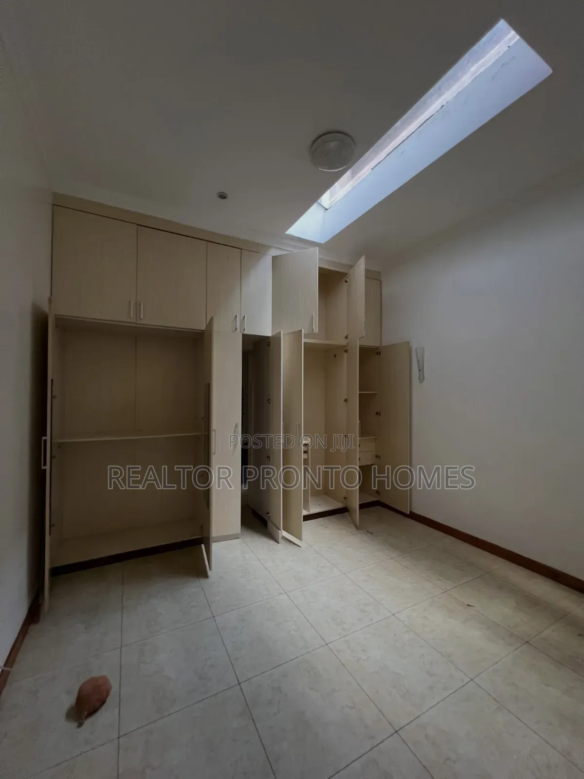 5bdrm Townhouse / Terrace in Riverside Drive for rent