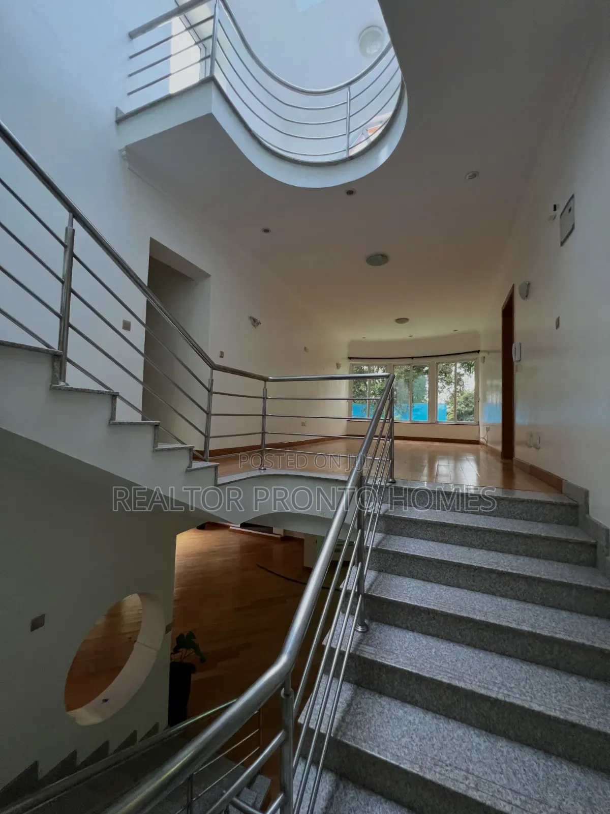 5bdrm Townhouse / Terrace in Riverside Drive for rent