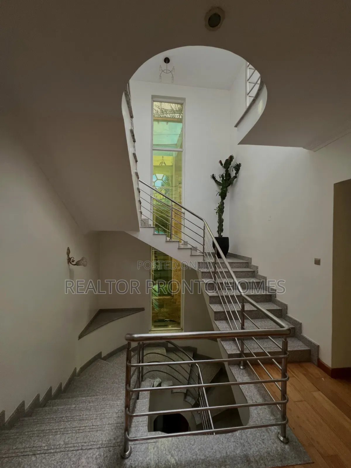 5bdrm Townhouse / Terrace in Riverside Drive for rent