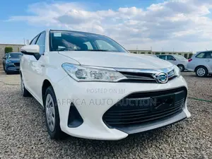 Toyota Corolla Fielder 1.5 Hybrid FWD 2019 White