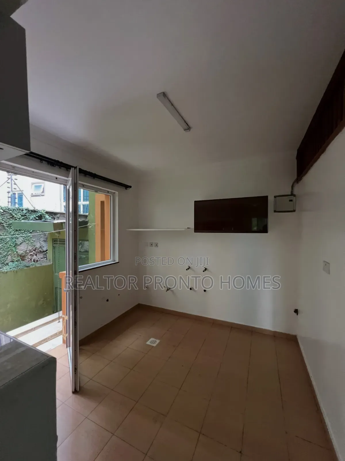 5bdrm Townhouse / Terrace in Riverside Drive for rent