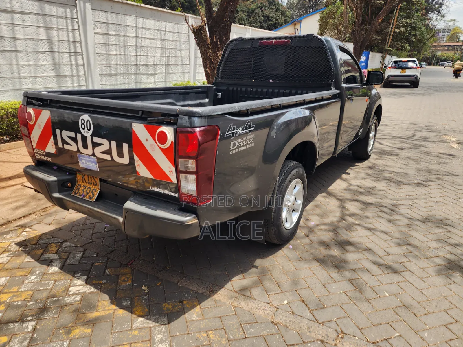 Isuzu D-MAX 2024 Gray