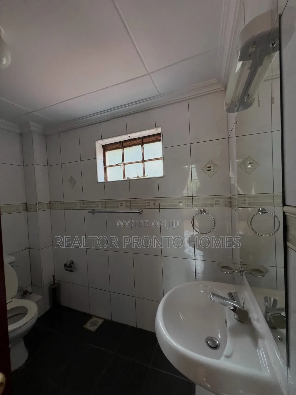 5bdrm Townhouse / Terrace in Lavington, Muthangari for rent
