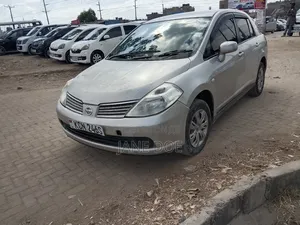 Nissan Tiida 2010 Gray