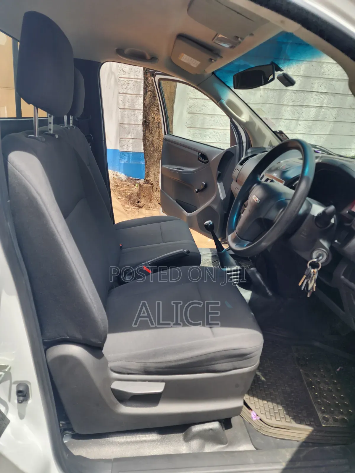 Isuzu D-MAX 2025 White