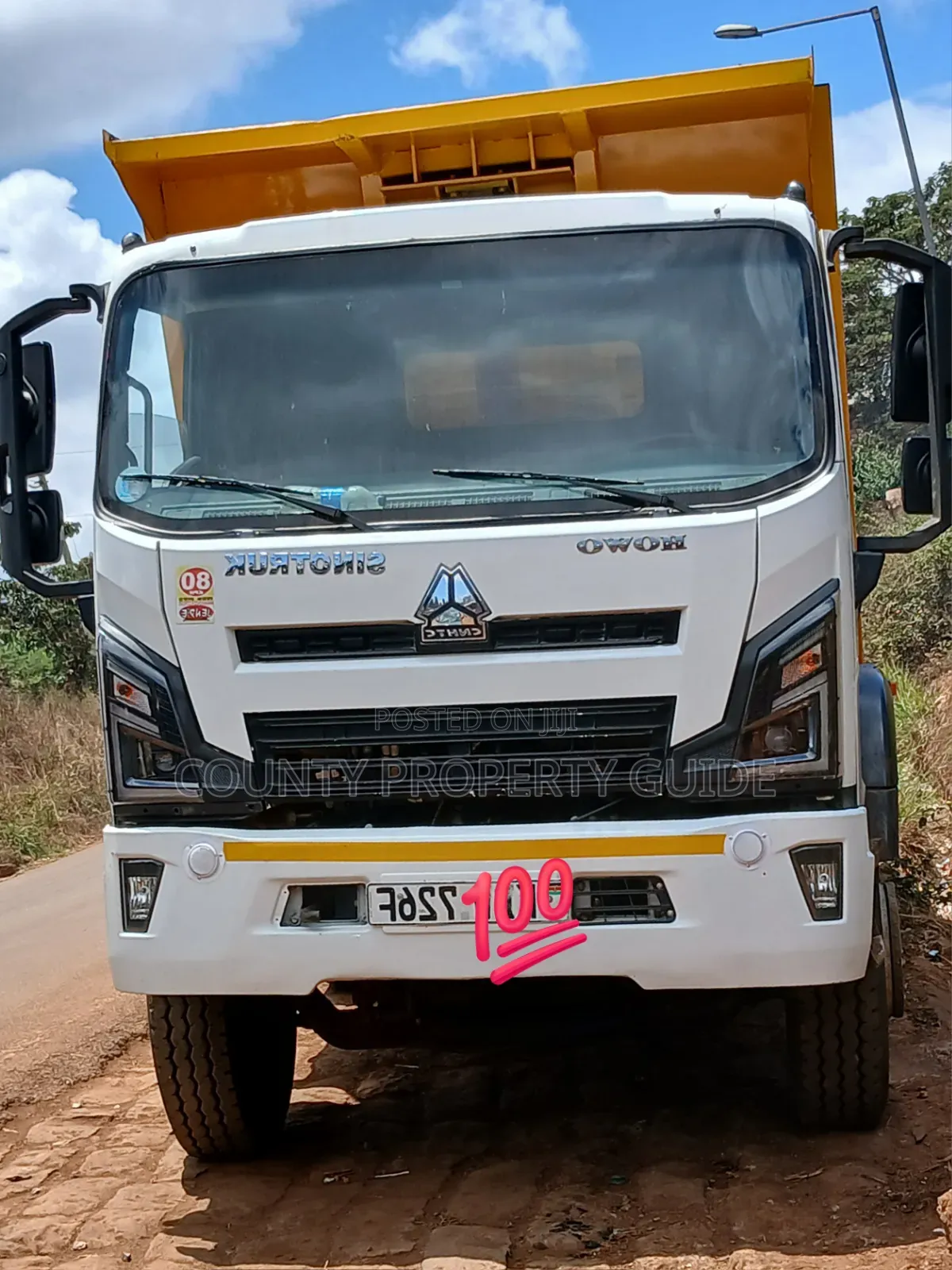 Sinotruck Howo 220HP Gari Safi Mechanically Sawa Sawa.!