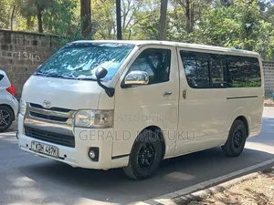 Toyota HiAce 2015 White