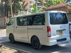 Toyota HiAce 2015 White