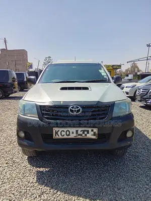 Toyota Hilux 2013 Silver