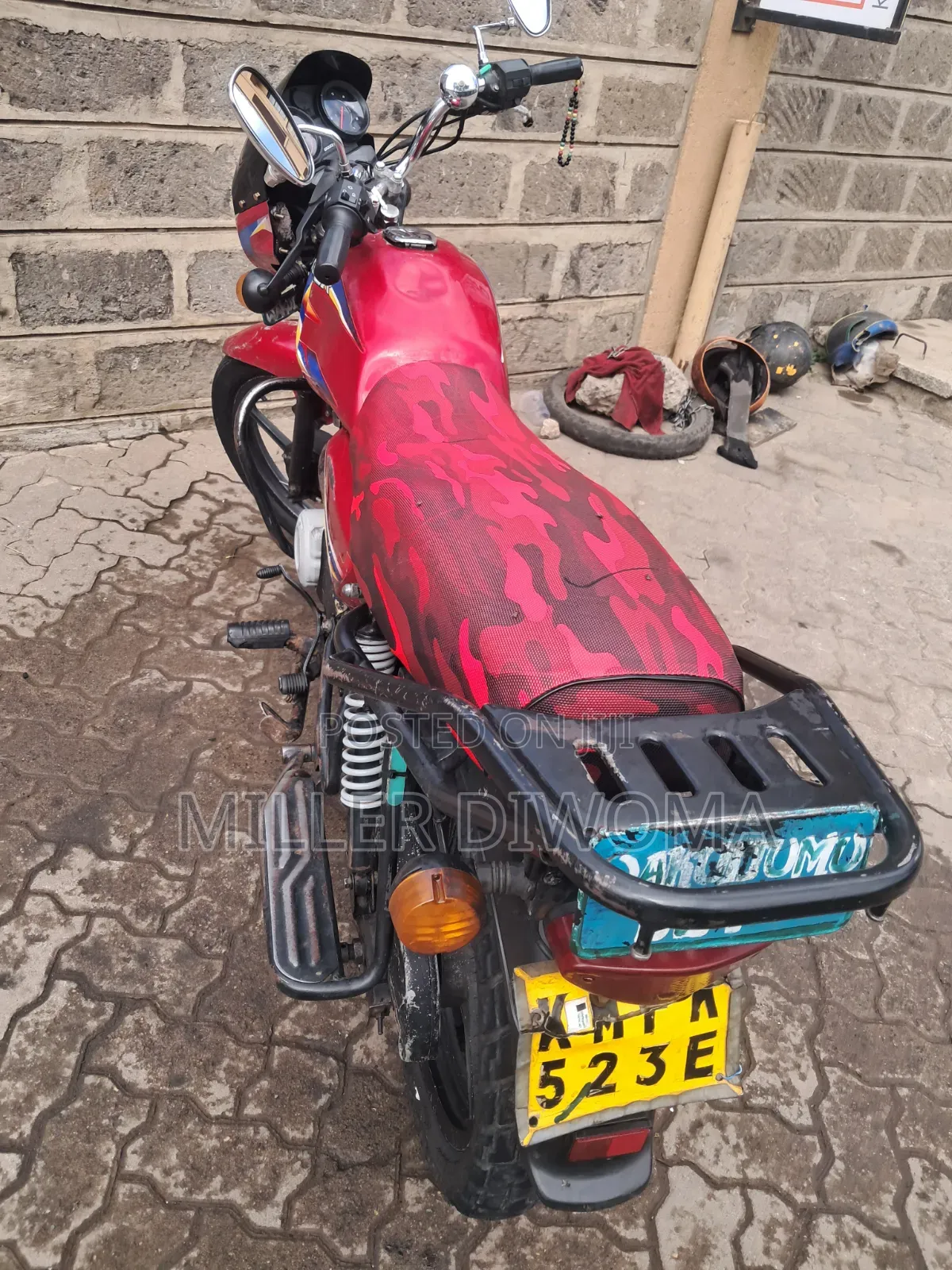 Bajaj Boxer 150 UG 2022 Red