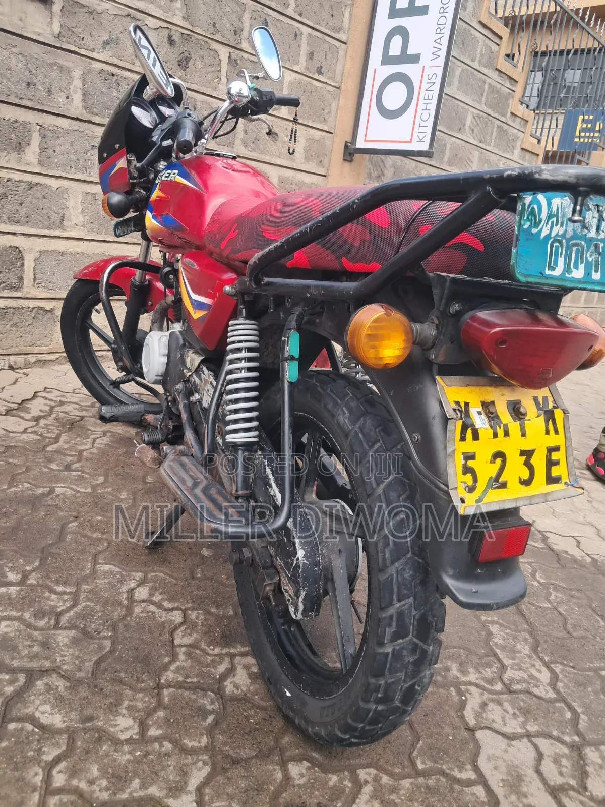 Bajaj Boxer 150 UG 2022 Red
