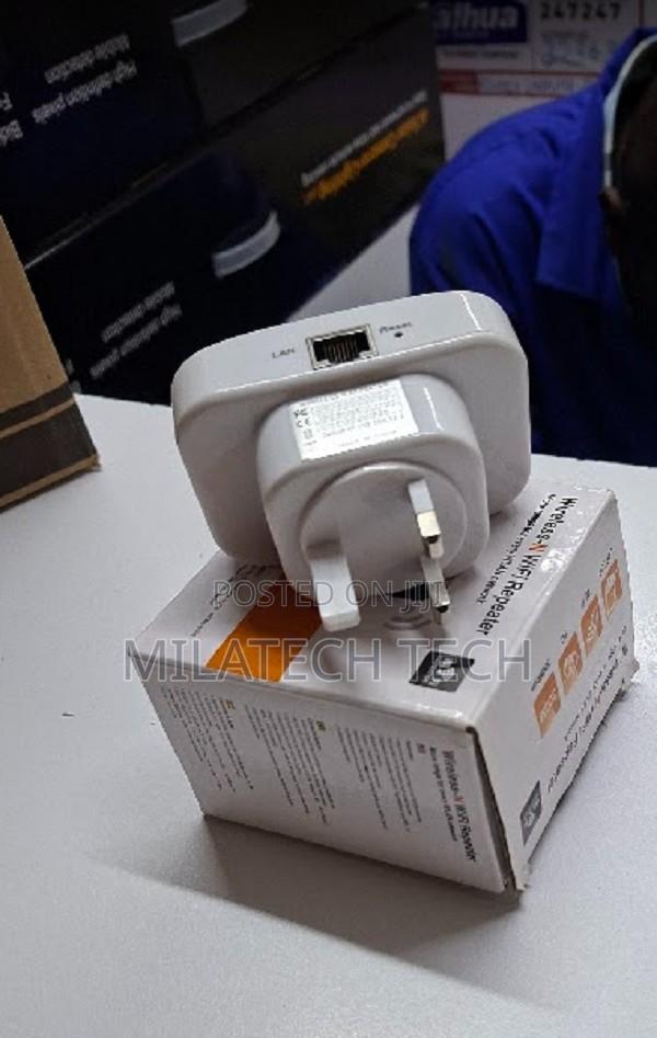 Long-Range WiFi Extender – Wireless Repeater - main view