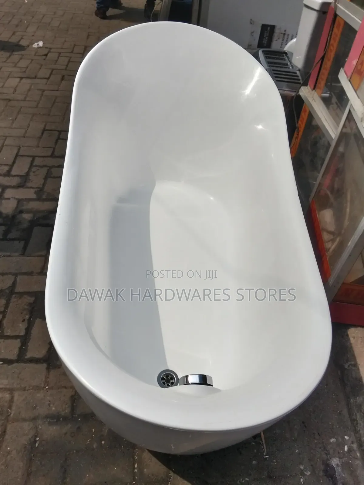 Freestanding Modern Egg Shaped Executive Bathtub