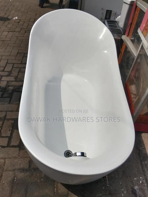 Freestanding Modern Egg Shaped Executive Bathtub - thumbnail 3