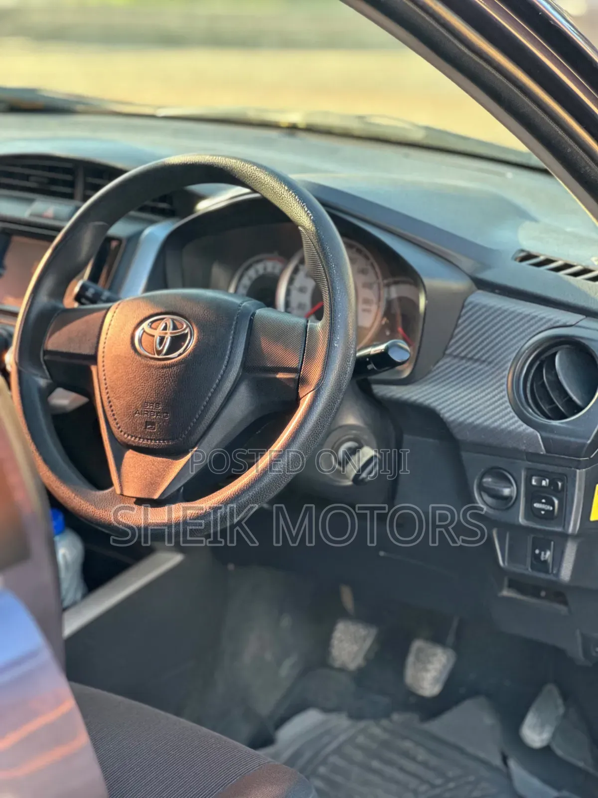 Toyota Corolla Fielder 2011