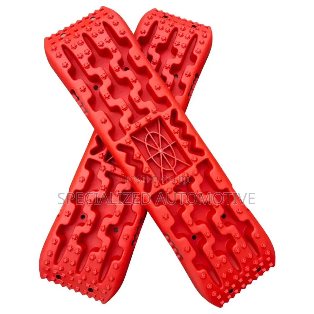 Offroad Vehicle Traction Recovery Boards for Muddy and Sandy Terrain