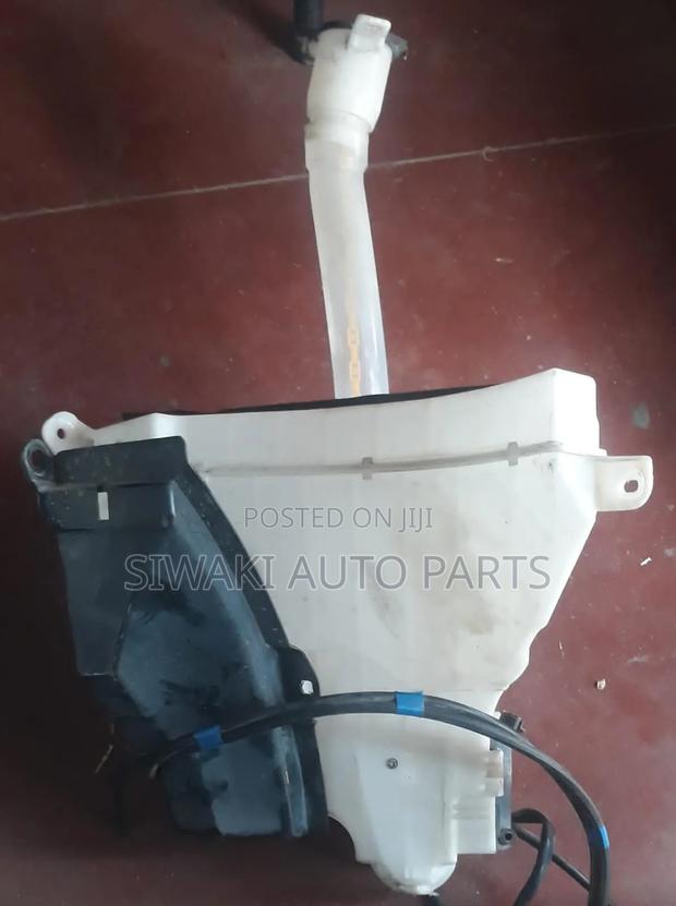 Prado J 150 Washer Bottle - thumbnail 2