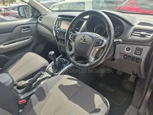 Mitsubishi L200 Double Cab 2.4 181hp 4WD 2018 Gray