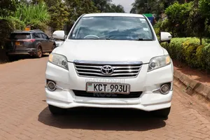 Toyota Vanguard 2011 White