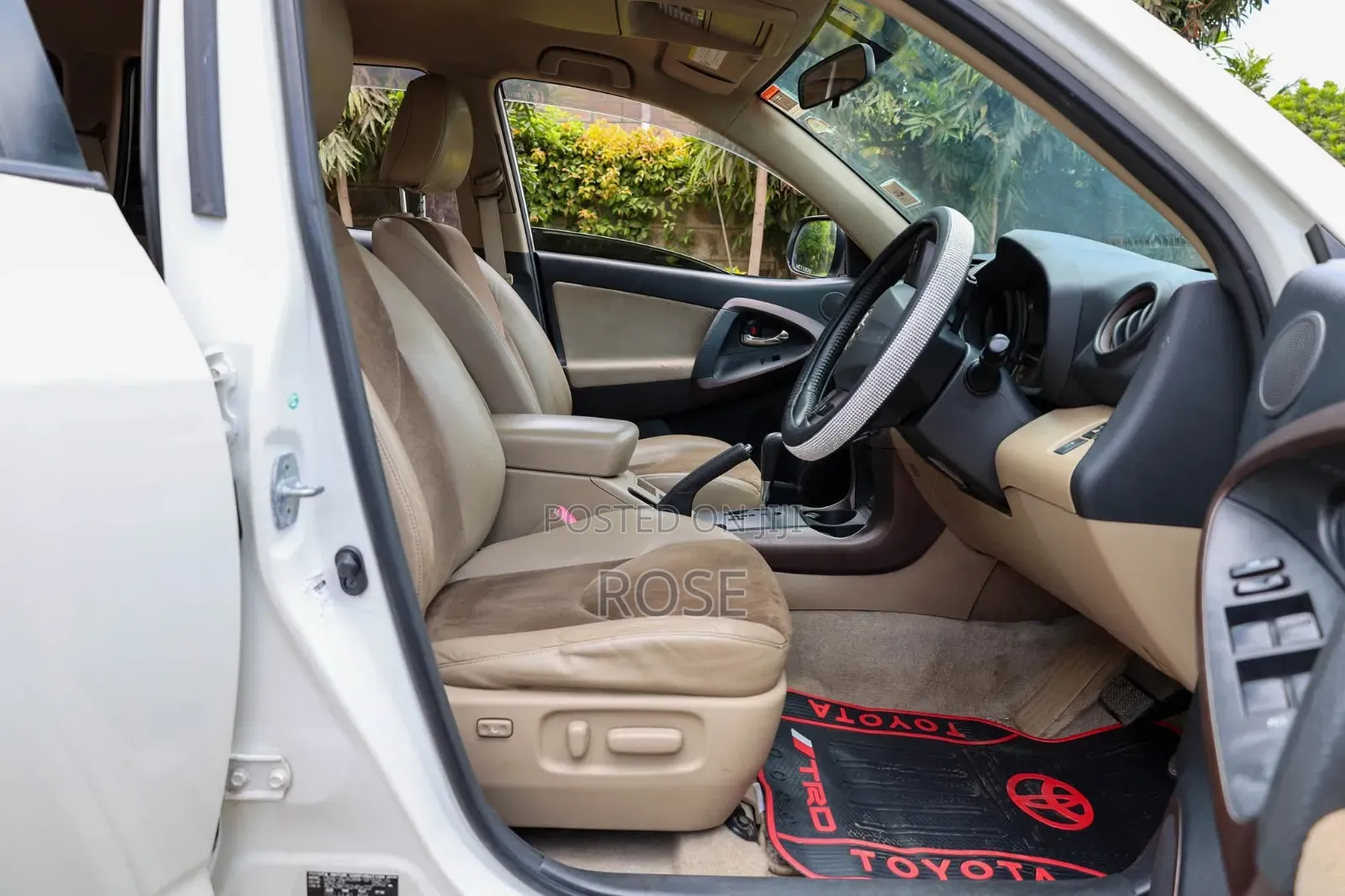 Toyota Vanguard 2011 White