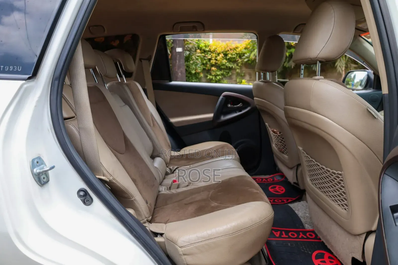 Toyota Vanguard 2011 White