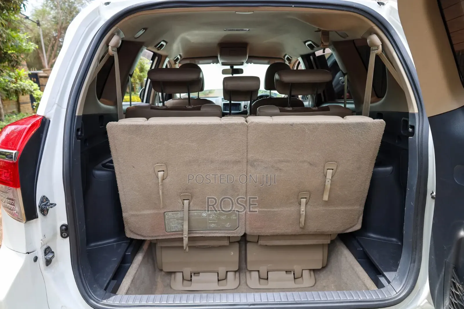 Toyota Vanguard 2011 White