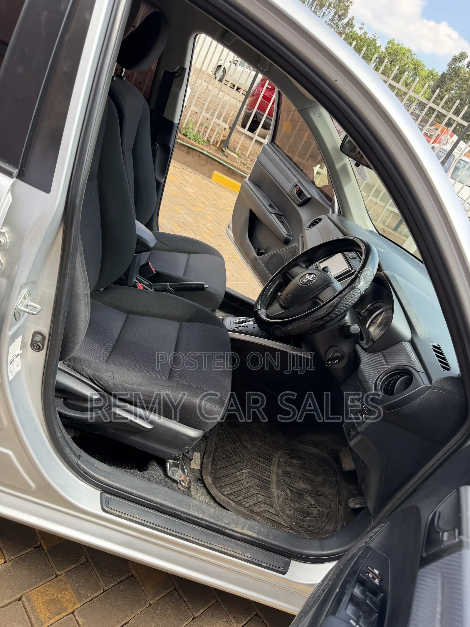 Toyota Corolla Fielder 2013 Silver