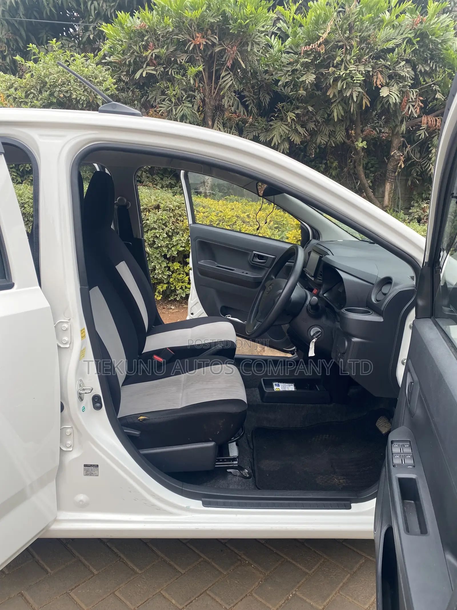 Daihatsu Mira 2019 White