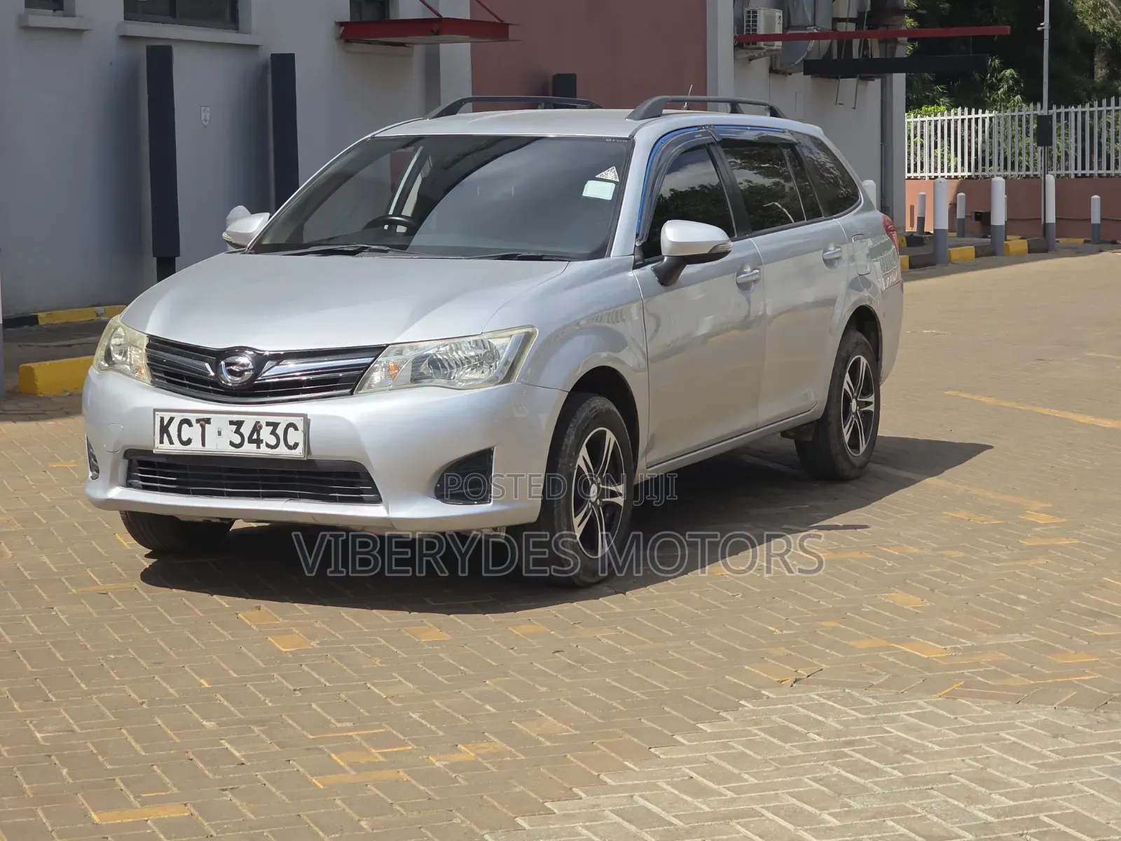 Toyota Corolla Fielder 2013 Silver