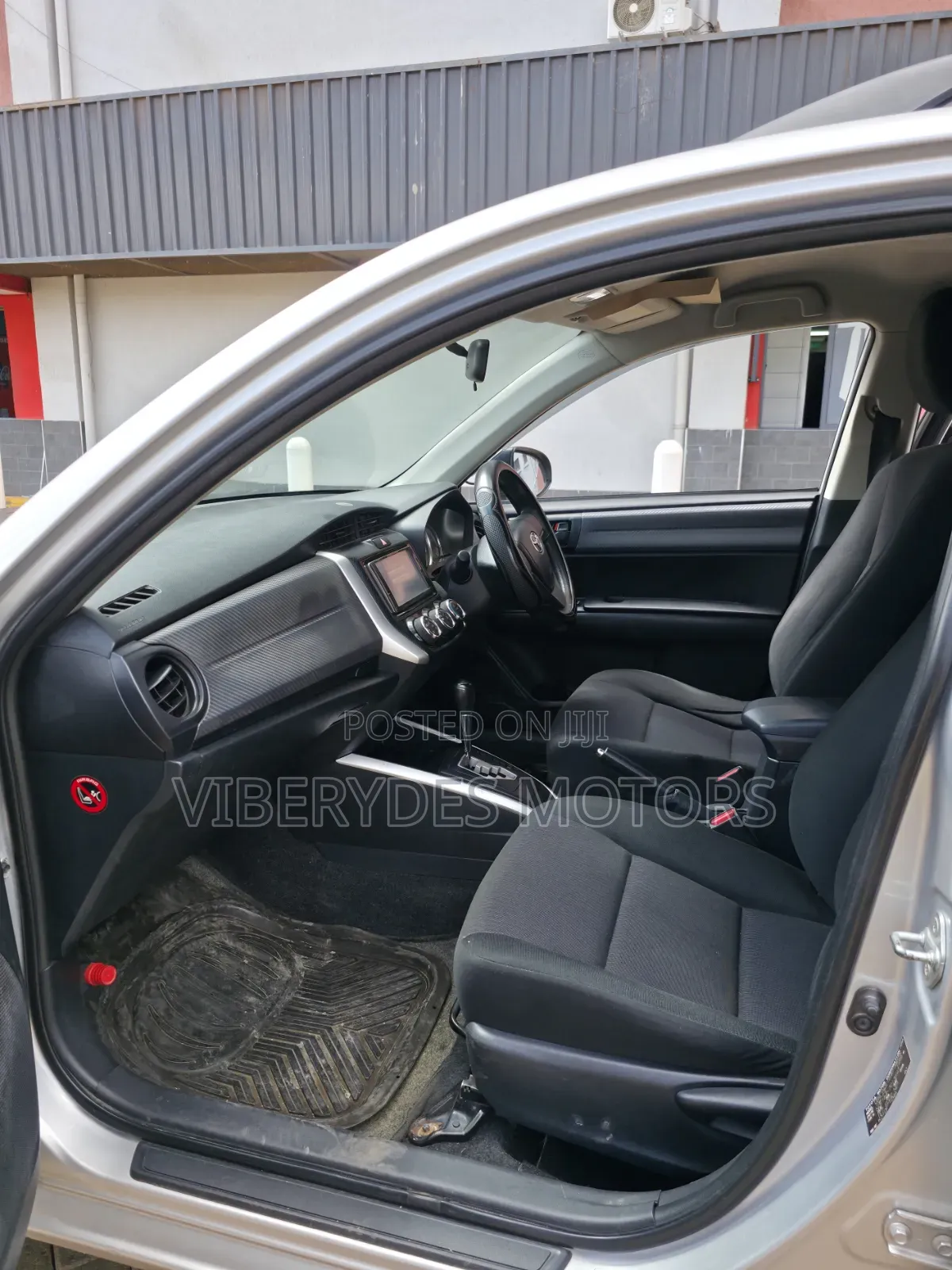 Toyota Corolla Fielder 2013 Silver